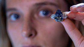 Vzácný modrý diamant, který se prodal za více než miliardu (7.11.2023)