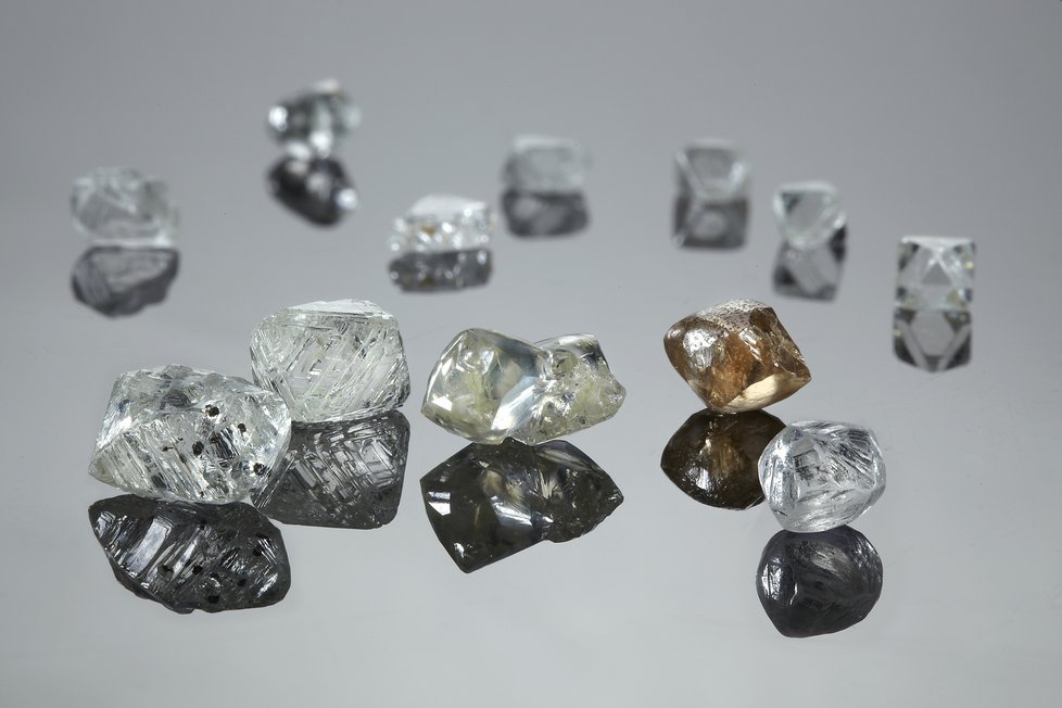 Některé krásné, vzácné a drahé diamanty doprovází údajně temná kletba