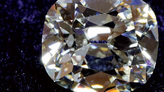 Diamanty: Věčné, nádherné i krvavé klenoty vzbuzující nekonečné vášně