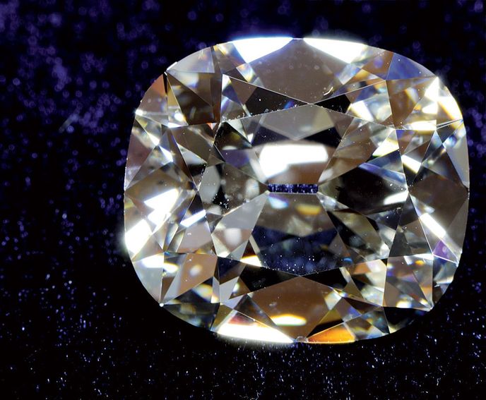 Diamanty: Věčné, nádherné i krvavé klenoty vzbuzující nekonečné vášně