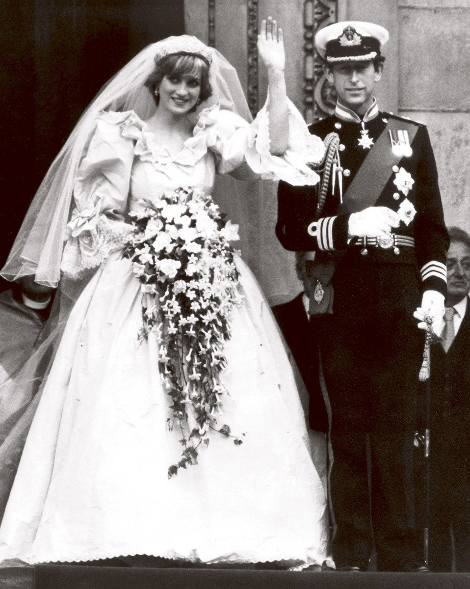 Charles si vzal Dianu v roce 1981.