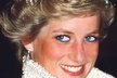 Princezna Diana byla pověstná svým zářivým úsměvem. Za ten však mnohdy skrývala bolest a problémy, které ji potkaly. I přes komplikace v osobním životě ale Diana nikdy nepřestala pomáhat těm, co její pomoc potřebovali