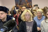 Zpěvačka (18) dostala 13 dní natvrdo i pokutu. Písní „Jsi voják“ znevážila Putinovu armádu?