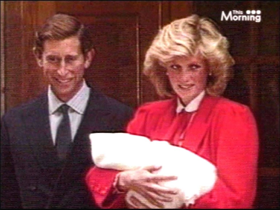 Princ Charles s Dianou a malým Harrym