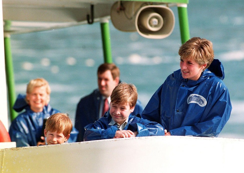 1991: Princezna Diana se syny Harrym a Williamem.