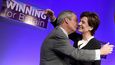 Odstupující předsedkyně strany UKIP Diane Jamesová a Nigel Farage