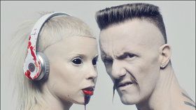 Die Antwoord jsou extravagantní elektronickou formací.