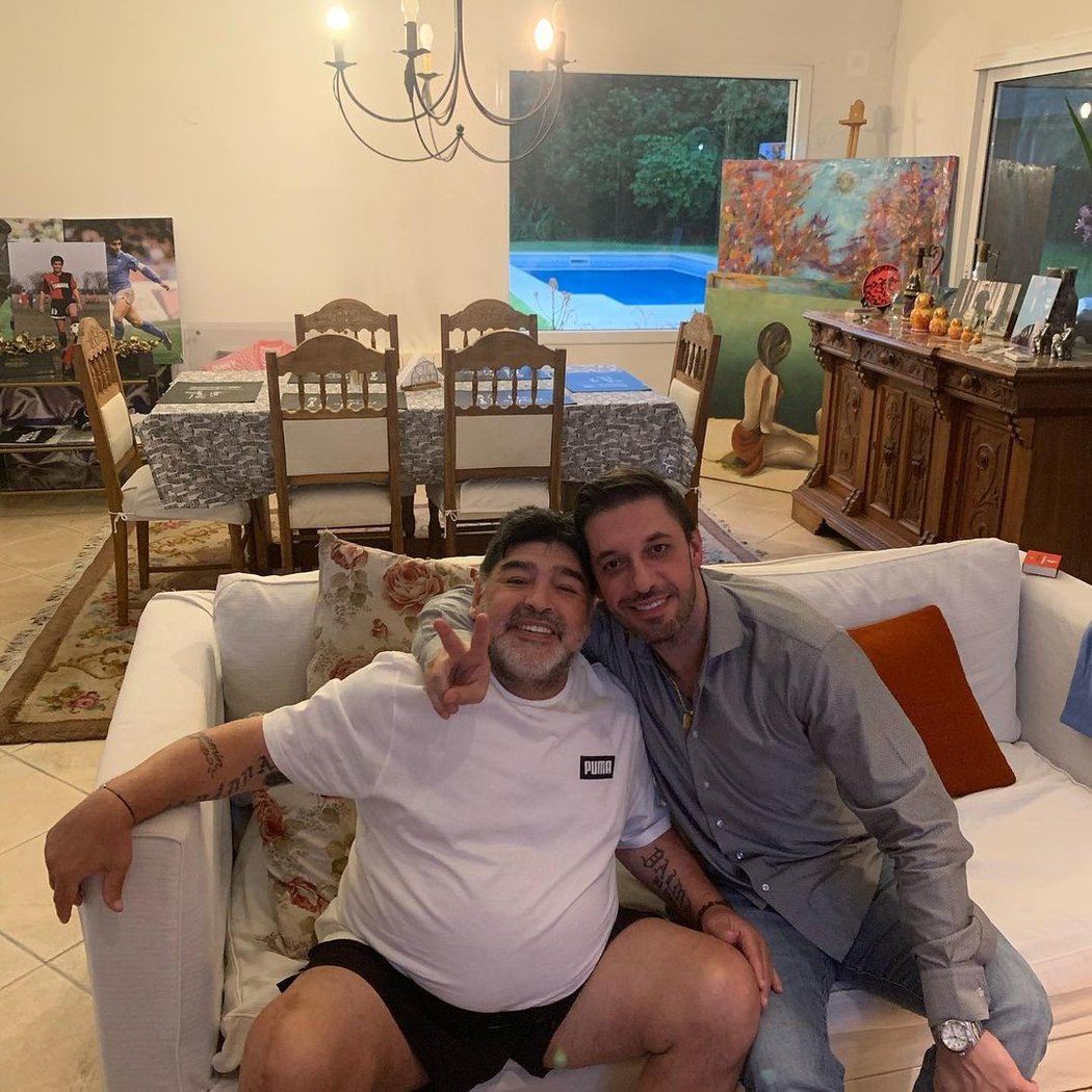 Božský Diego Maradona se svým právníkem Matiasem Morlou.