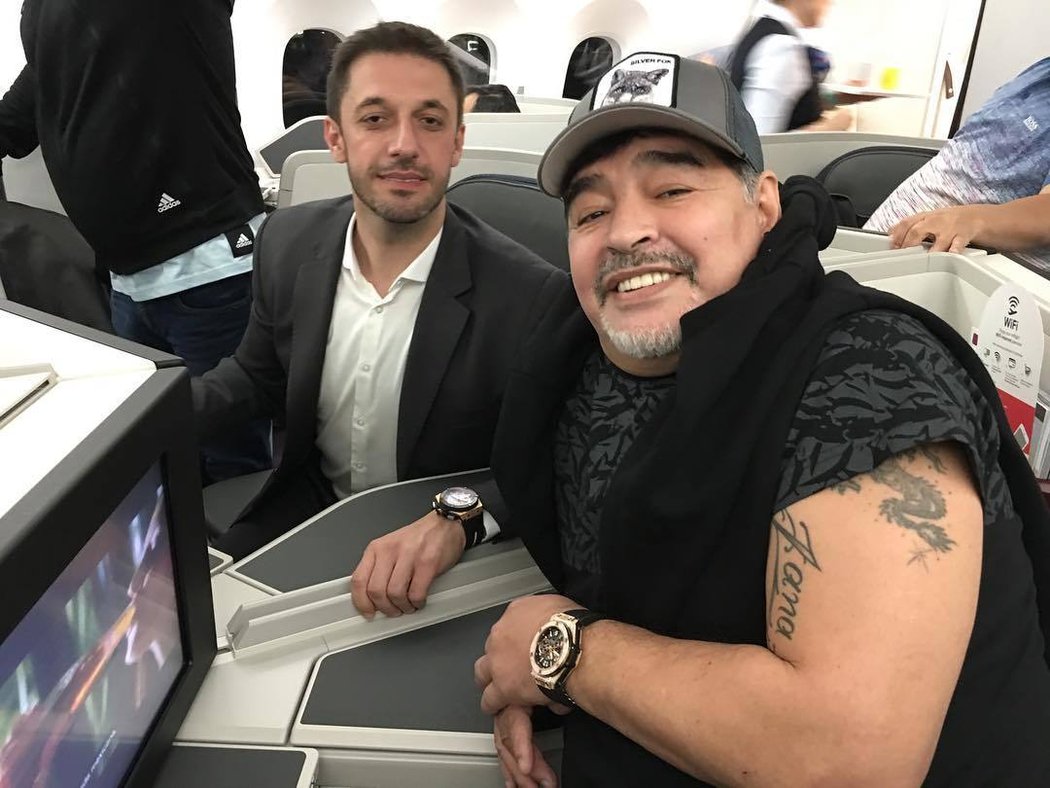 Božský Diego Maradona se svým právníkem Matiasem Morlou.