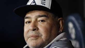 Zemřela legenda Diego Maradona. Jeden z nejlepších fotbalistů všech dob podlehl v šedesáti letech infarktu