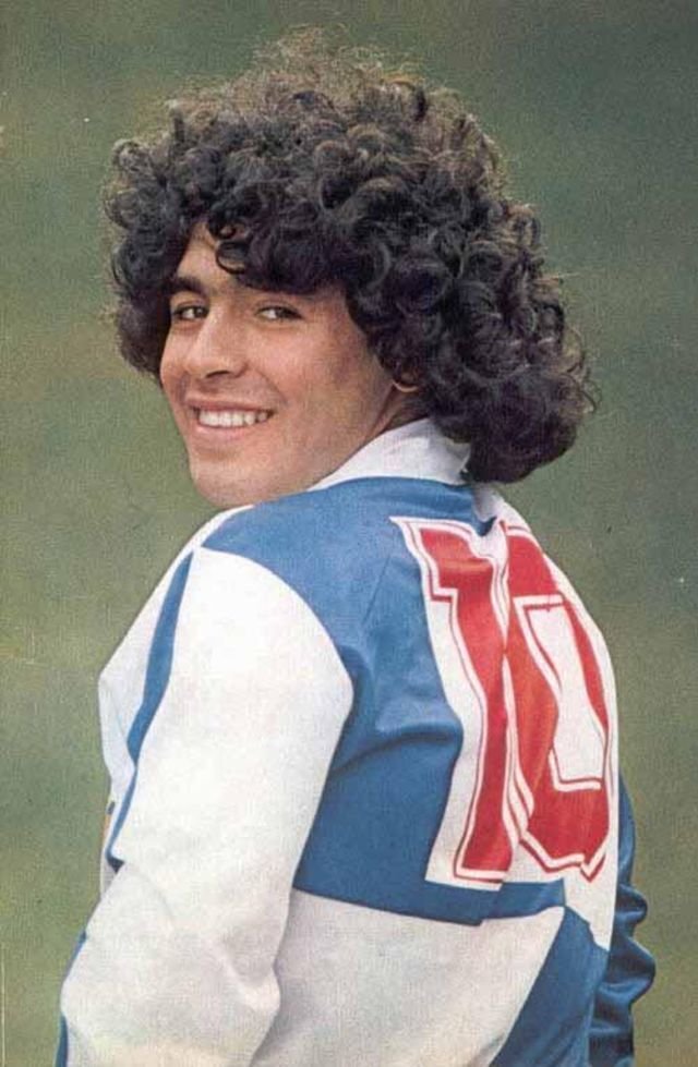 Mladý futbalista Diego Maradona.