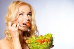 Kalorie ušetříte i tím, že si odpustíte salátovou zálivku.