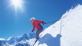 V lyžařském středisku Ski Centrum Opalisko na vás čeká pět uměle zasněžovaných sjezdovek, čtyři vleky a sedačka.