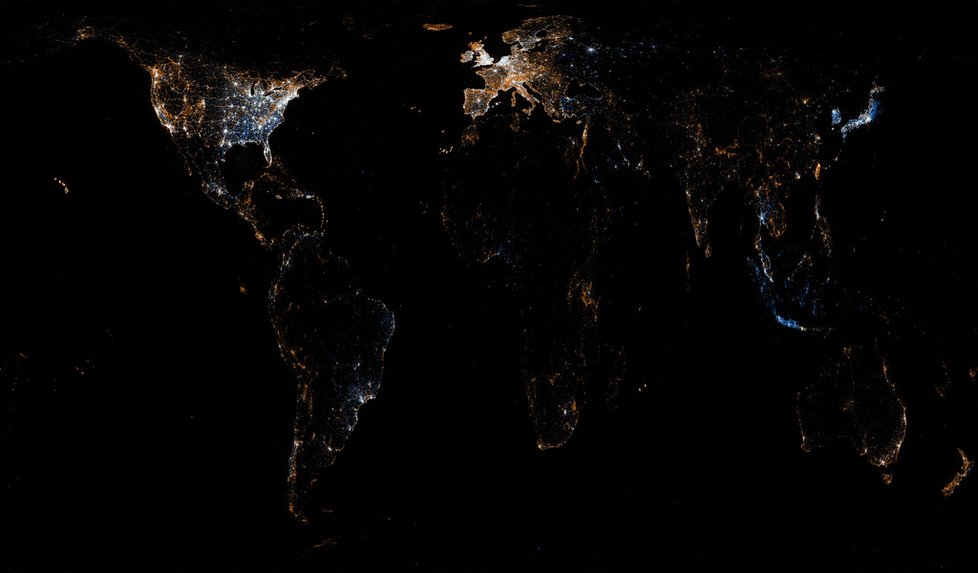 Pohled na svět sociálních sítí - jih se topí ve tmě
