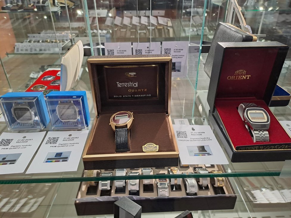 Technické muzeum v Brně vystavuje unikátní soukromou sbírku 264 kusů náramkových hodinek vyrobených v 50. až 90. letech.