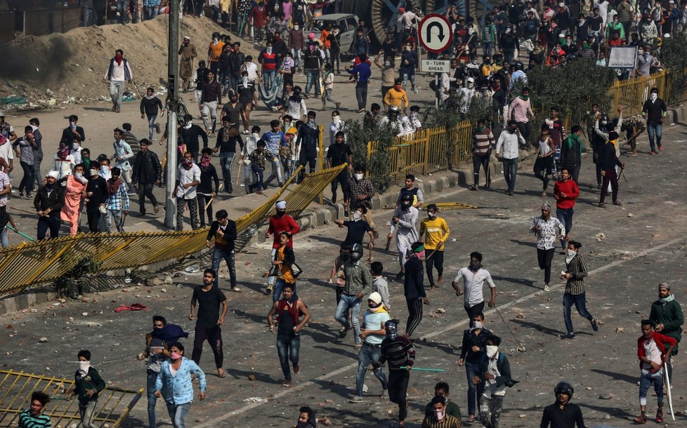 Únorové protesty v Dillí proti zákonu o občanství (25. 2. 2020)