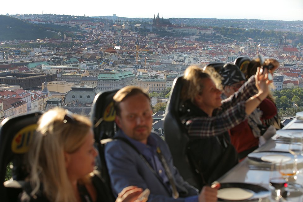 Krásná pražská panoramata umocňují zážitek.