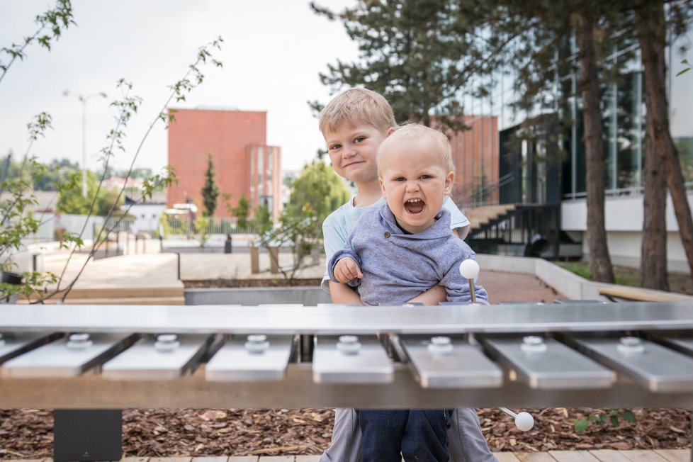 Na červenec a srpen připravilo VIDA centrum speciální program, který zahrnuje 3D film Dinosauři a dílny s pokusy.