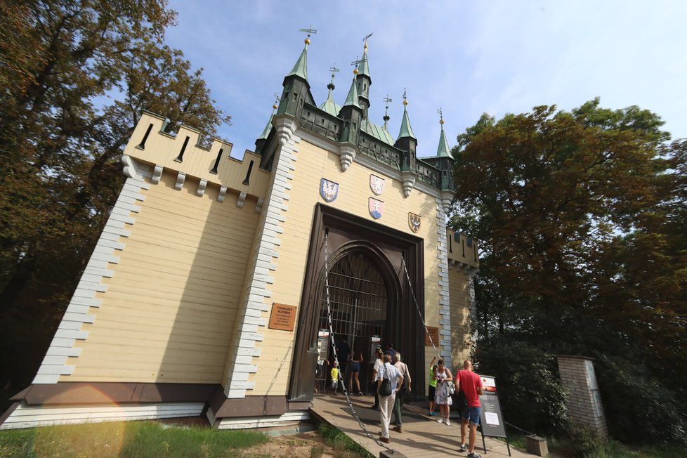 Diorama na pražském Petříně vypadá po náročném restaurování opět k světu.