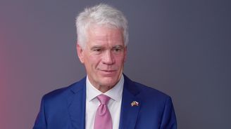 Nový americký velvyslanec Merrick: Hrdě sloužím Donaldu Trumpovi. „America First“ neznamená Amerika sama Nový americký velvyslanec Merrick: Hrdě sloužím Donaldu Trumpovi. „America First“ neznamená Amerika sama