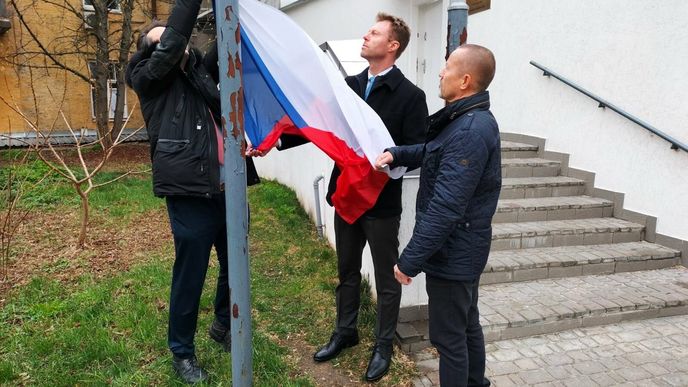 Čeští diplomaté jsou zpátky v Kyjevě.