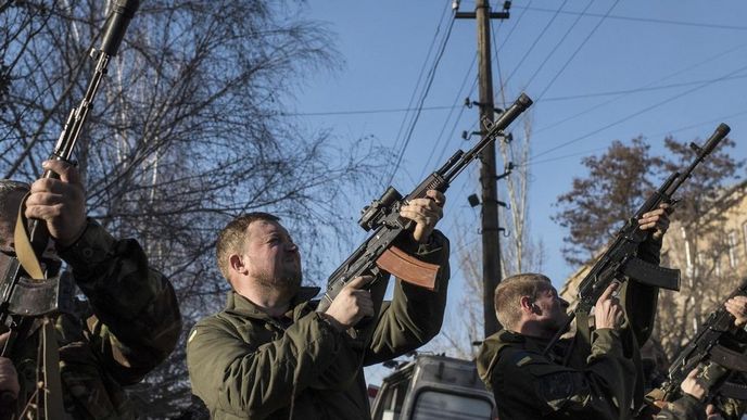 Diplomatické řešení pro Donbas (na snímku) neexistuje, napsal kyjevský list Deň