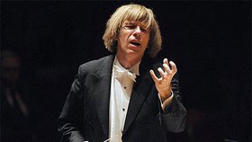 Dirigent Israel Yinon zemřel přímo během koncertu.