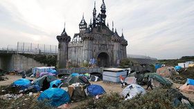 Materiál, z něhož byl Dismaland postaven, bude využit ke stavbě přístřešků pro uprchlíky.