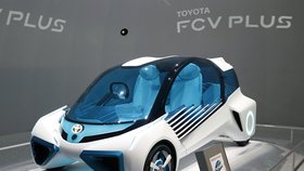 Testování aut bez řidičů je v plném proudu: Svůj model má i Toyota