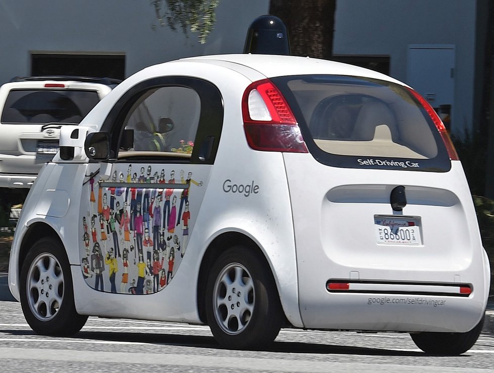 Testování aut bez řidičů je v plném proudu: Koncept společnosti Google v kalifornských ulicích.