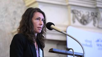 Protopopová a přesun agend: Drogy spadly pod zdravotnictví, zájem politiků na bod mrazu Protopopová a přesun agend: Drogy spadly pod zdravotnictví, zájem politiků na bod mrazu