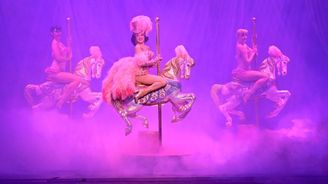 Oduševnělá a dokonale sexy: Královna světové burlesky Dita von Teese vám našlehá na velikonoční pondělí Oduševnělá a dokonale sexy: Královna světové burlesky Dita von Teese vám našlehá na velikonoční pondělí