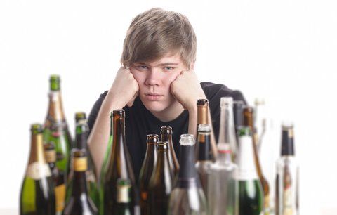 Vysvědčení a alkohol: Je vaše dítě jen opilé, nebo má už otravu?