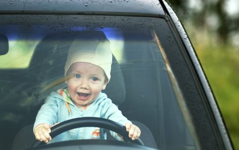 Klučík se chopil příležitosti, a babička to málem zaplatila životem!