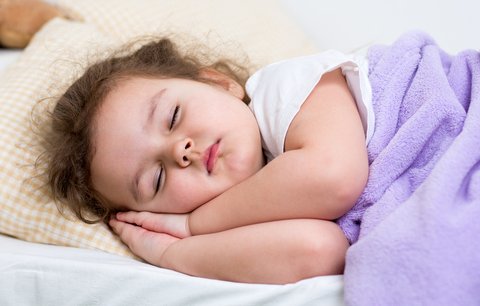 Kolik spánku děti potřebují? 8 věcí, které rodiče často netuší