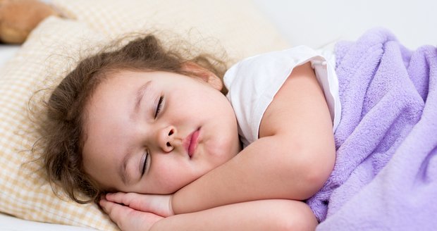 Kolik spánku děti potřebují? 8 věcí, které rodiče často netuší
