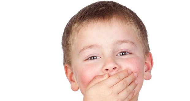Skandál v Liberci: Učitelka zalepila dětem ústa lepicí páskou!
