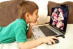 Víte, jaké stránky si vaše dítě na internetu prohlíží?