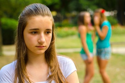 5 příznaků toho, že vaše dítě na táboře šikanovali! 