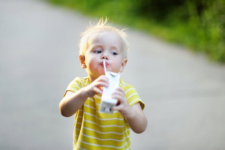 Sladké džusíky a kapsičky s přesnídávkami bych zakázala, ničí dětem zuby, říká hygienistka