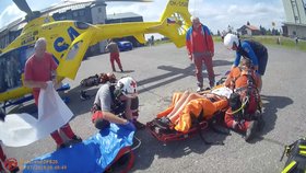 Dva chlapce na kolech málem zabil drát přes cestu u Děčína: Oba skončili v nemocnici (ilustrační foto).