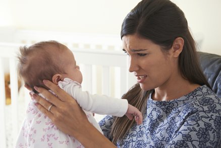 Odvrácená stránka rodičovství: 5 matek se přiznalo k věcem, o kterých se nemluví