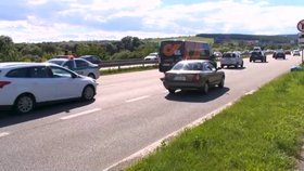 Desetiletého chlapce srazilo při přebíhání silnice v Košicích auto, na místě podlehl.