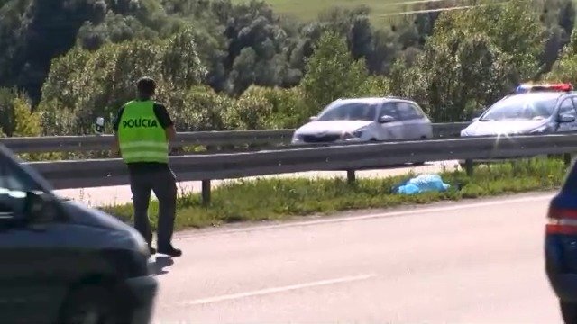 Desetiletého chlapce srazilo při přebíhání silnice v Košicích auto, na místě podlehl.