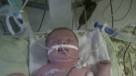 Matyášek se po porodu dusil, nyní má poškozený zrak a dětskou mozkovou obrnu