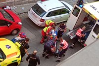 Tragická smrt v Kladně: Muž vypadl z okna