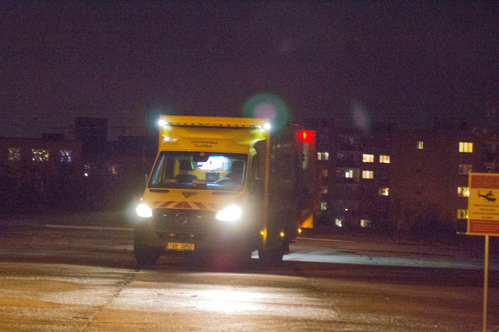 Opařené dítě z Chomutova transportoval vrtulník do nemocnice na Vinohradech.