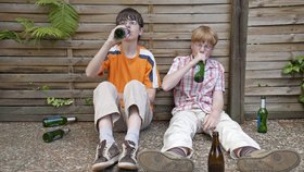 Brno je plné opilých dětí: Kvůli alkoholu kolabují i dvanáctiletí! Jde jim o život