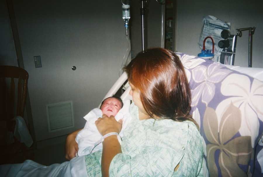 Evan s maminkou v porodnici.