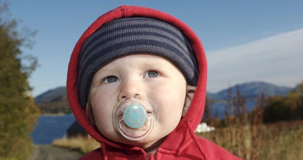 Není moc velké na dudlík, plenky a kojení? Není! Dost bylo moralizování